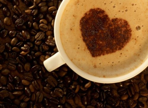 Beber mais café ajuda a evitar diabetes tipo 2,diz estudo