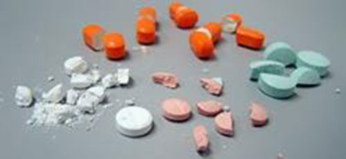 Partição de comprimidos e abertura de cápsulas para ingestão via oral